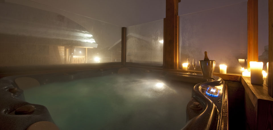 1735956hot-tub.jpg