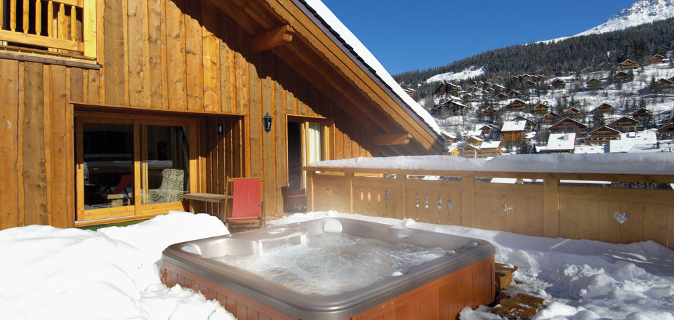 7323877exterior-inc-hot-tub.jpg
