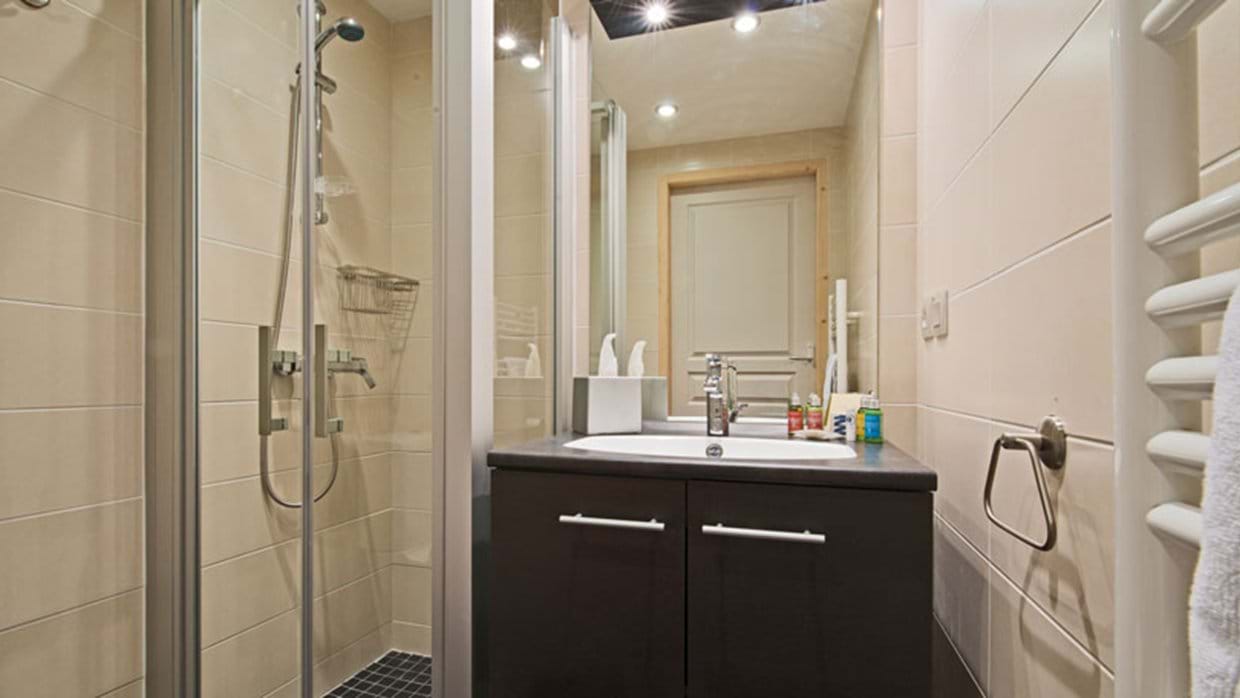 6005823bathroom_2.jpg
