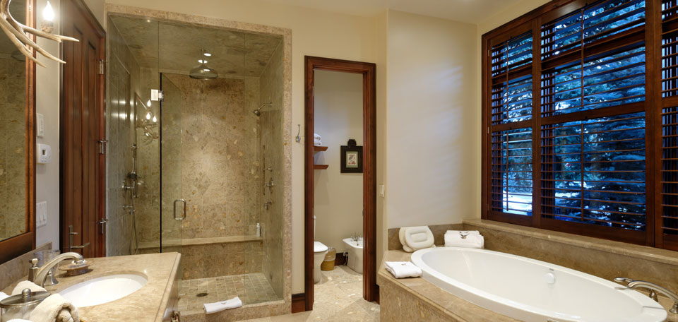 14-Master-Bathroom.jpg