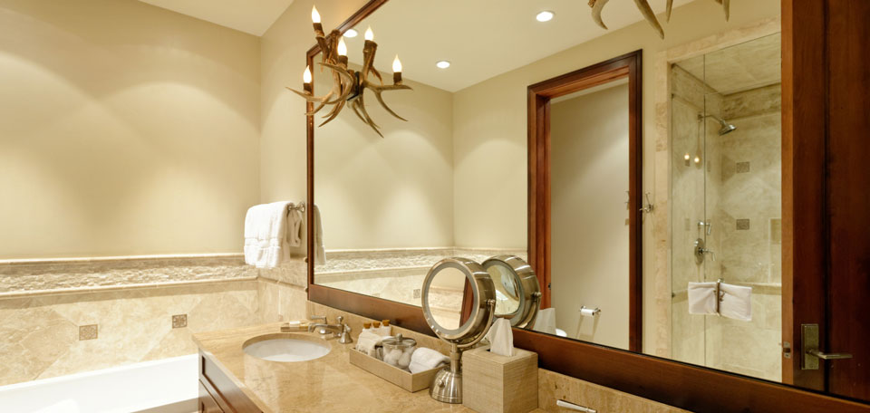 16-Guest-Master-Bath.jpg