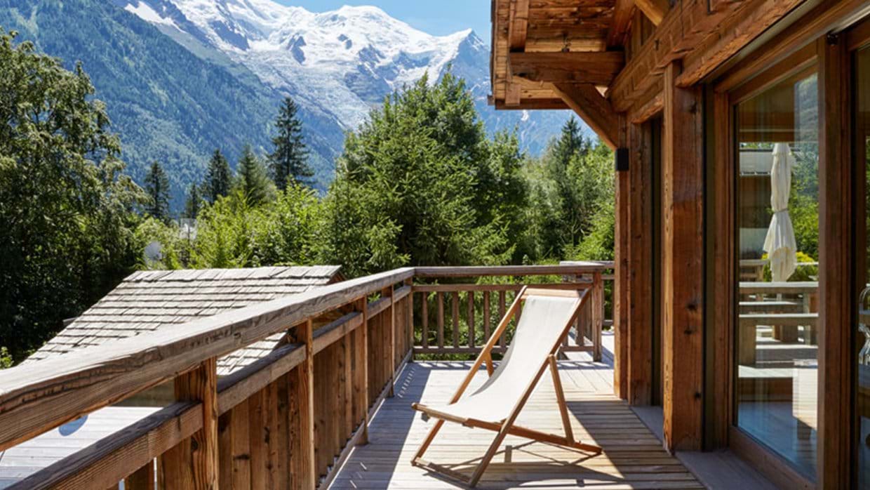 3.-Eco-Lodge---upper-terrac.jpg