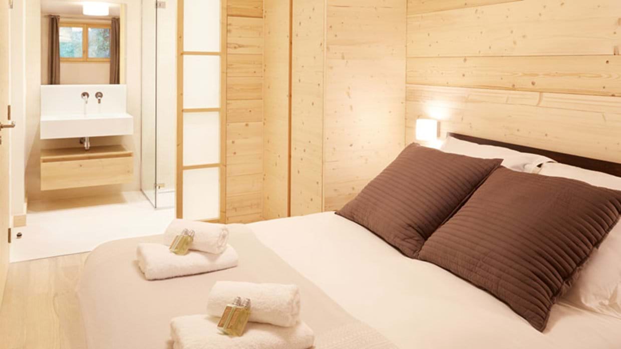 13.-Eco-Lodge---bedroom-4.jpg