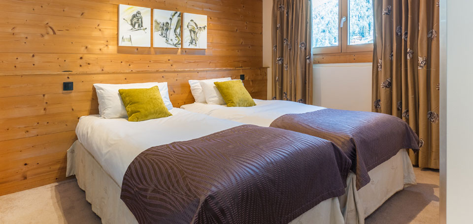 Club Alaska Morzine Luxury Ski Bedroom 1 img.jpg