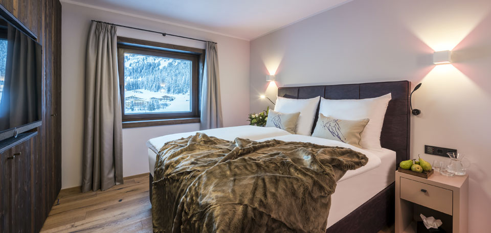 Nidus Penthouse Lech Luxury Ski Bedroom 3 img.jpg