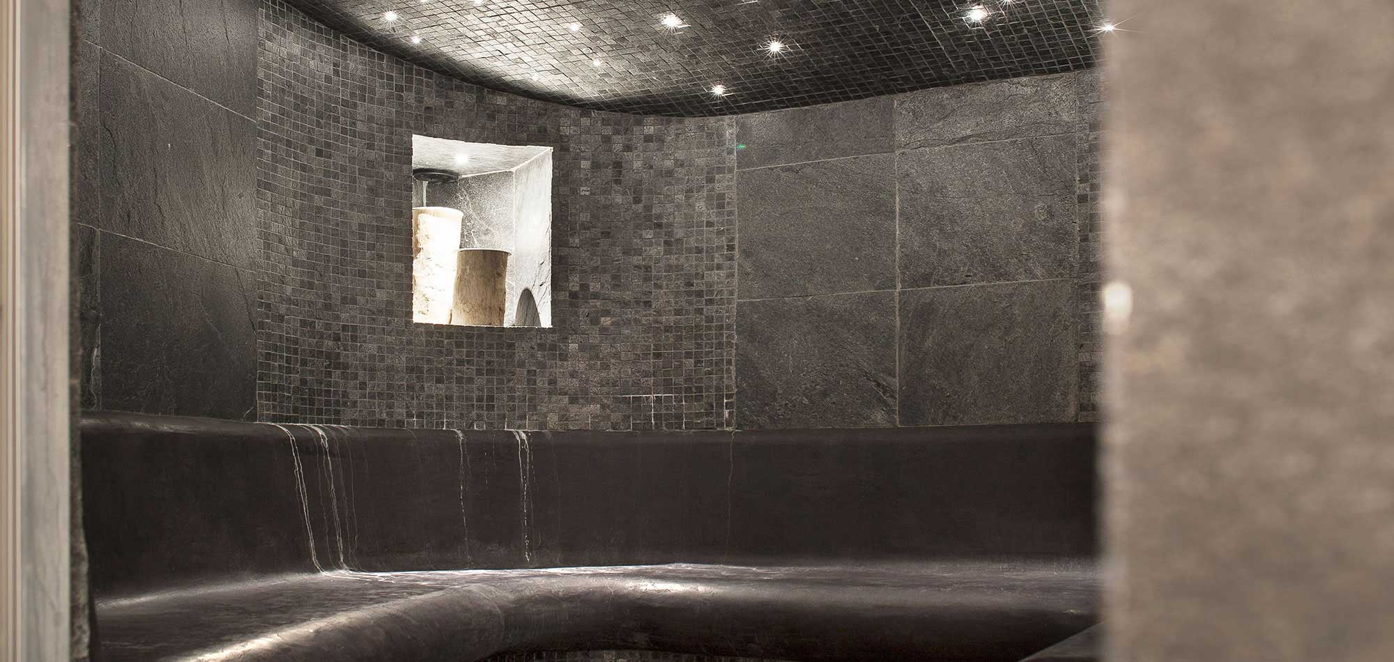 Chalet La Colombe Luxury Ski Steam Room img