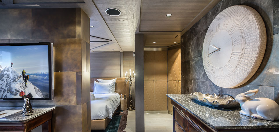La Datcha Courchevel 1850 Luxury Ski Bedroom 7 img