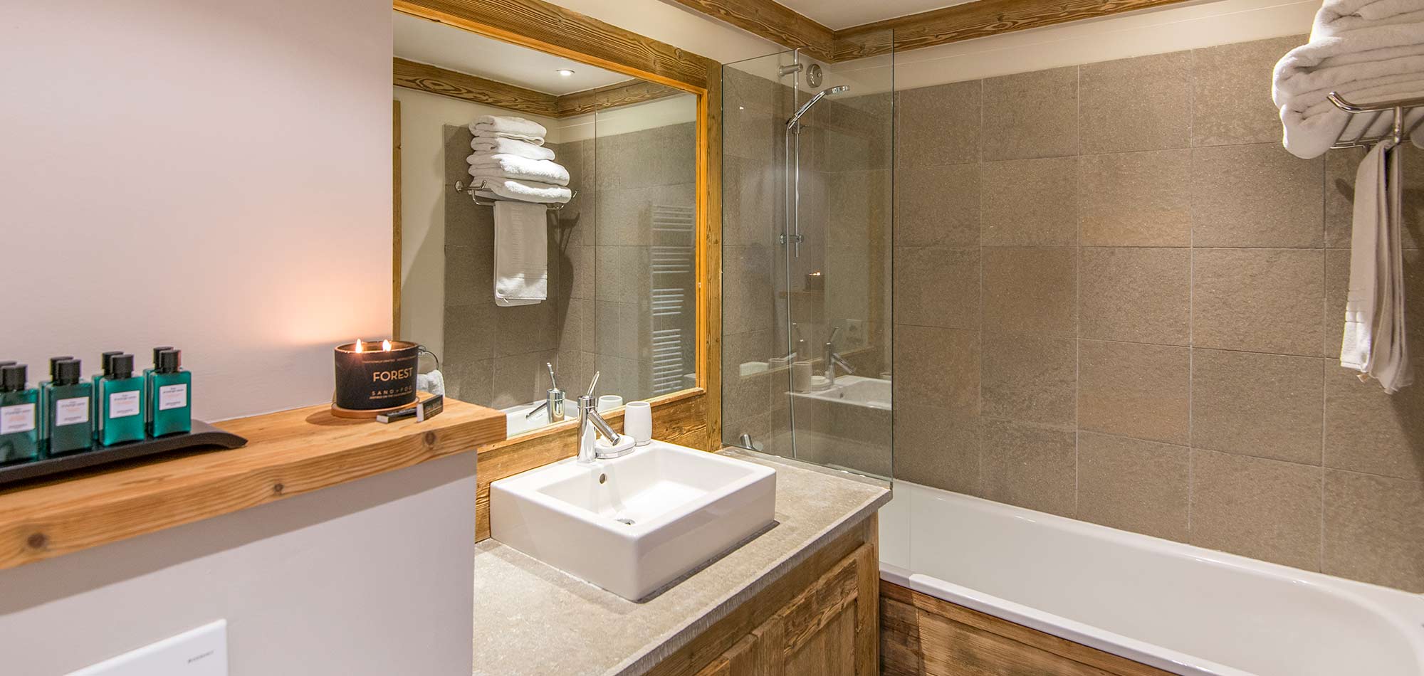 chalet_de_la_cloche_tignes_bathroom.jpg