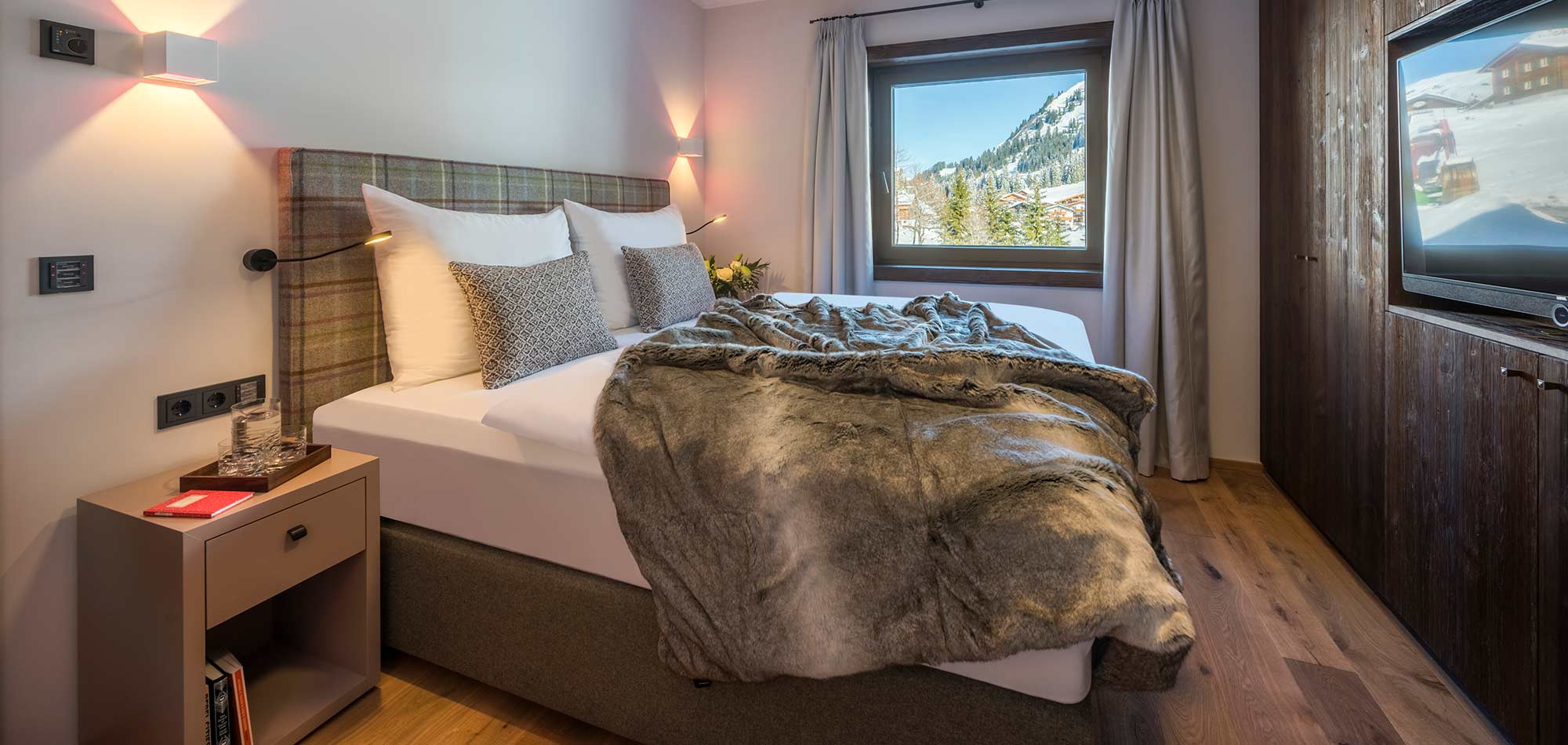 nidus_apartment_2_lech_austria_bedroom_luxury_ski_chalet.jpg