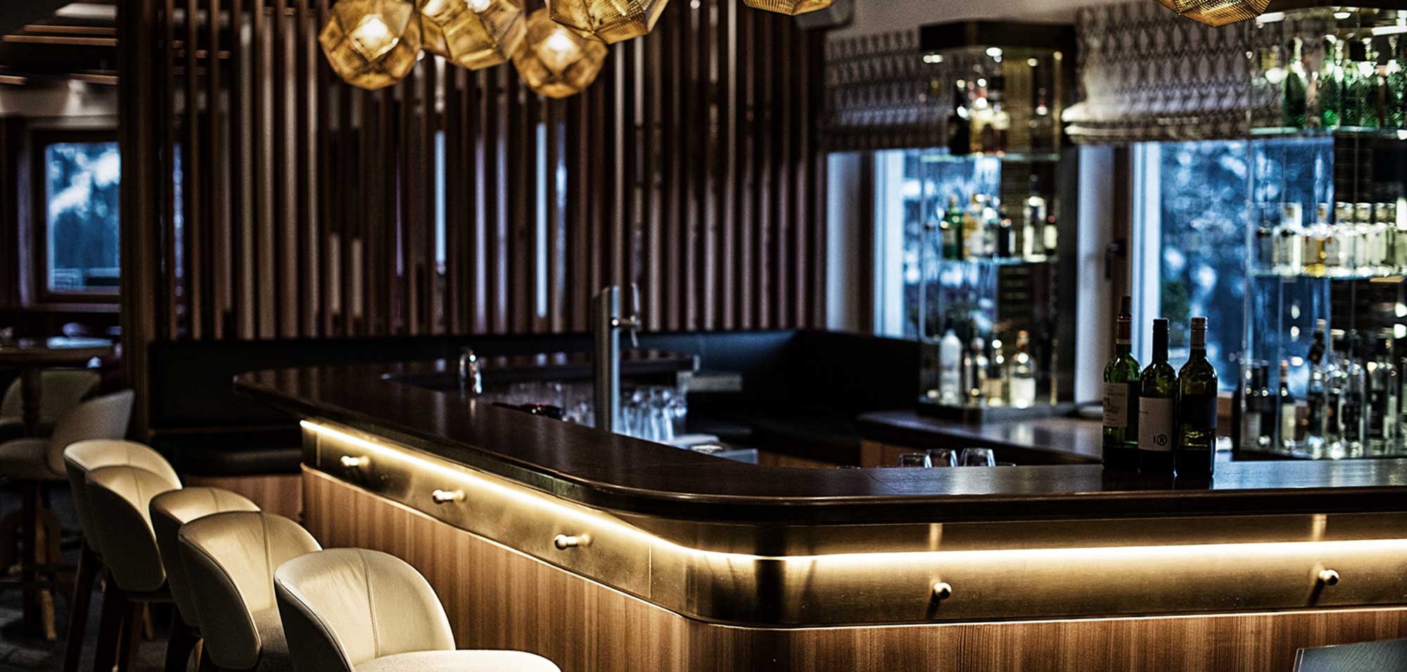 luxury-ski-hotel-lech-goldenerberg-oxford-ski-bar