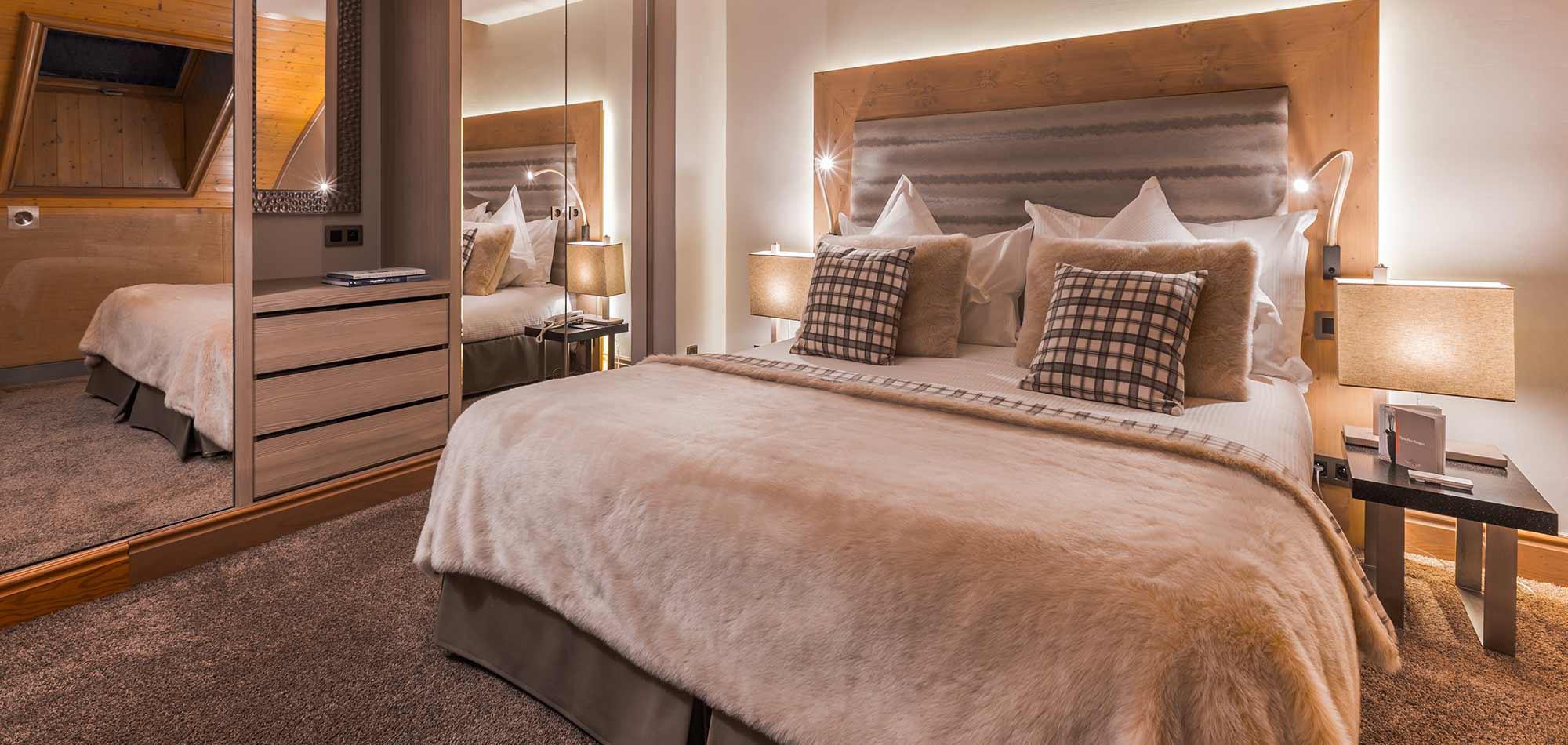 hotel_allodis_meribel_france_luxury_ski_bedroom_2.jpg