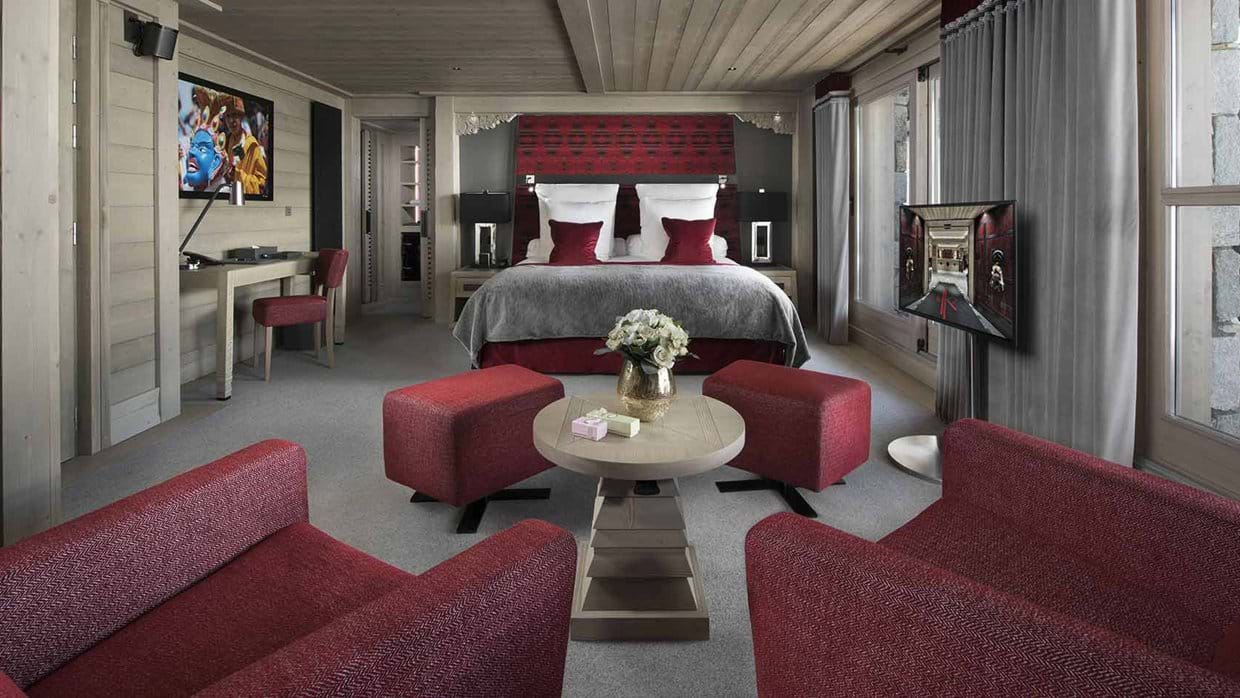 hotel_k2_altitude_courchevel_1850_france_luxury_ski_superior_bedroom.jpg