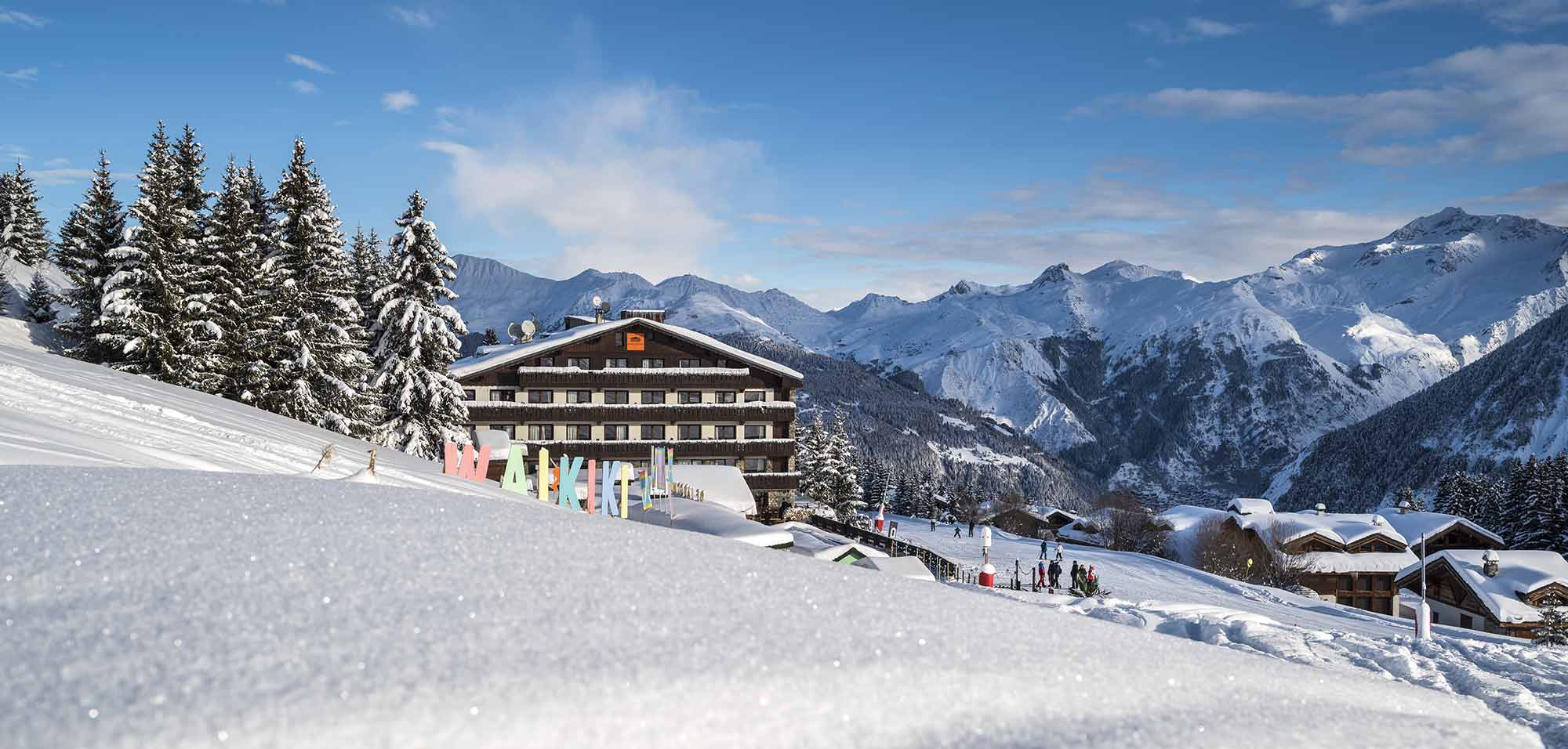 hotel_le_courcheneige_courchevel_1850_exterior_luxury_ski.jpg