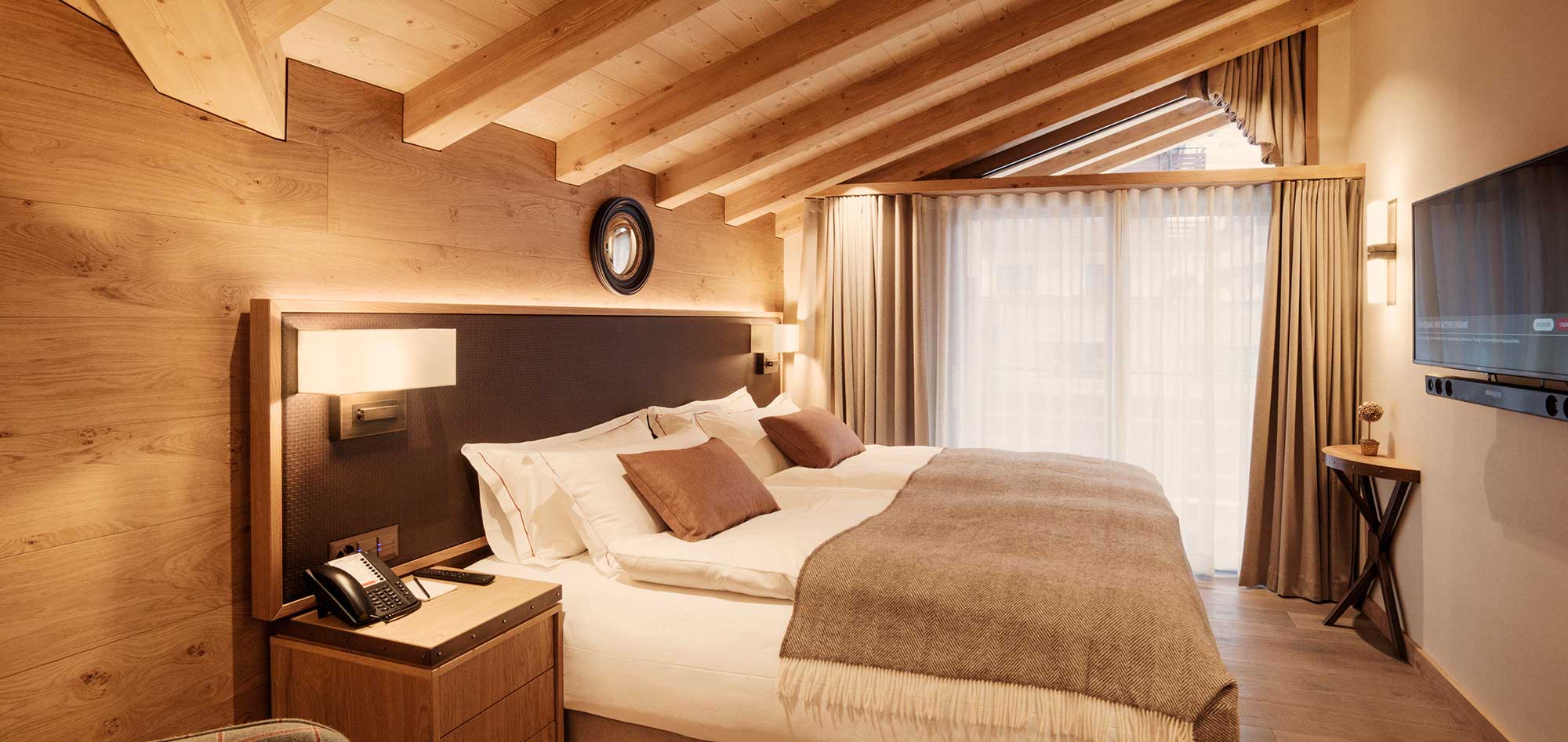 saas_fee_hotel_the_capra_switzerland_luxury_ski_penthouse_suite.jpg