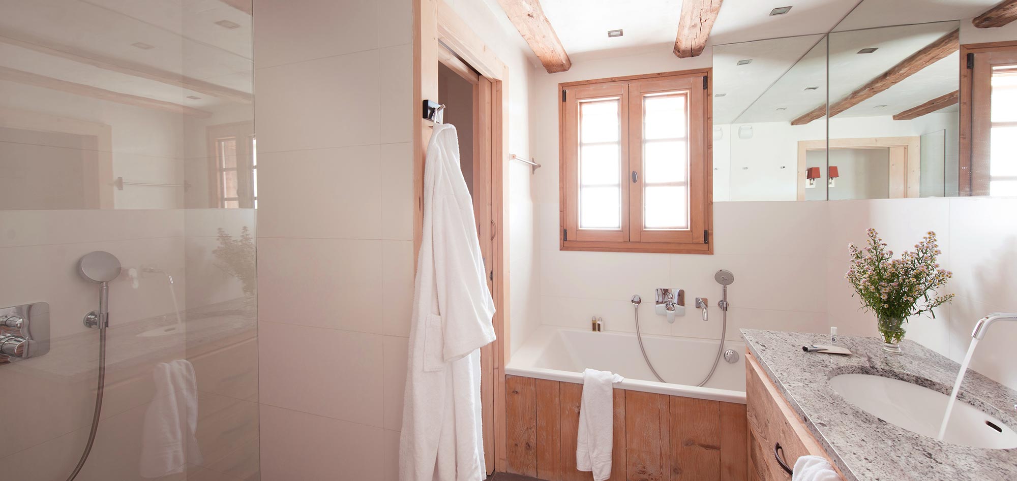 chalet_bizet_morzine_france_luxury_bel_canto_suite_bathroom.jpg
