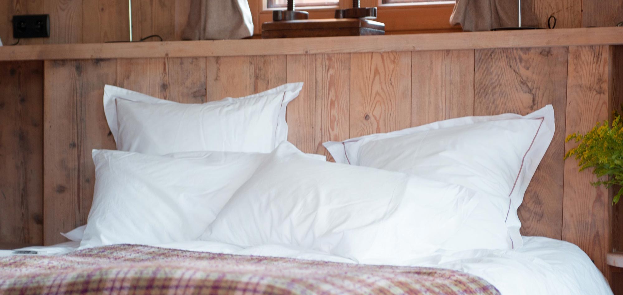 chalet_bizet_morzine_france_luxury_bel_canto_suite_bedding.jpg