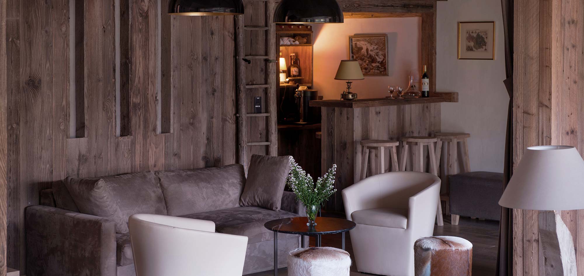 chalet_bizet_morzine_france_luxury_snug_bar.jpg