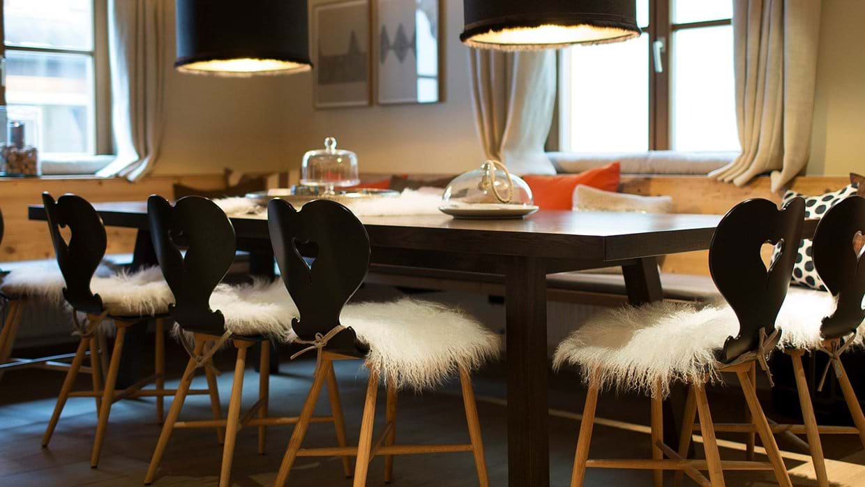 chalet_hannes_schneider_austria_luxury_diningroomjpg.jpg