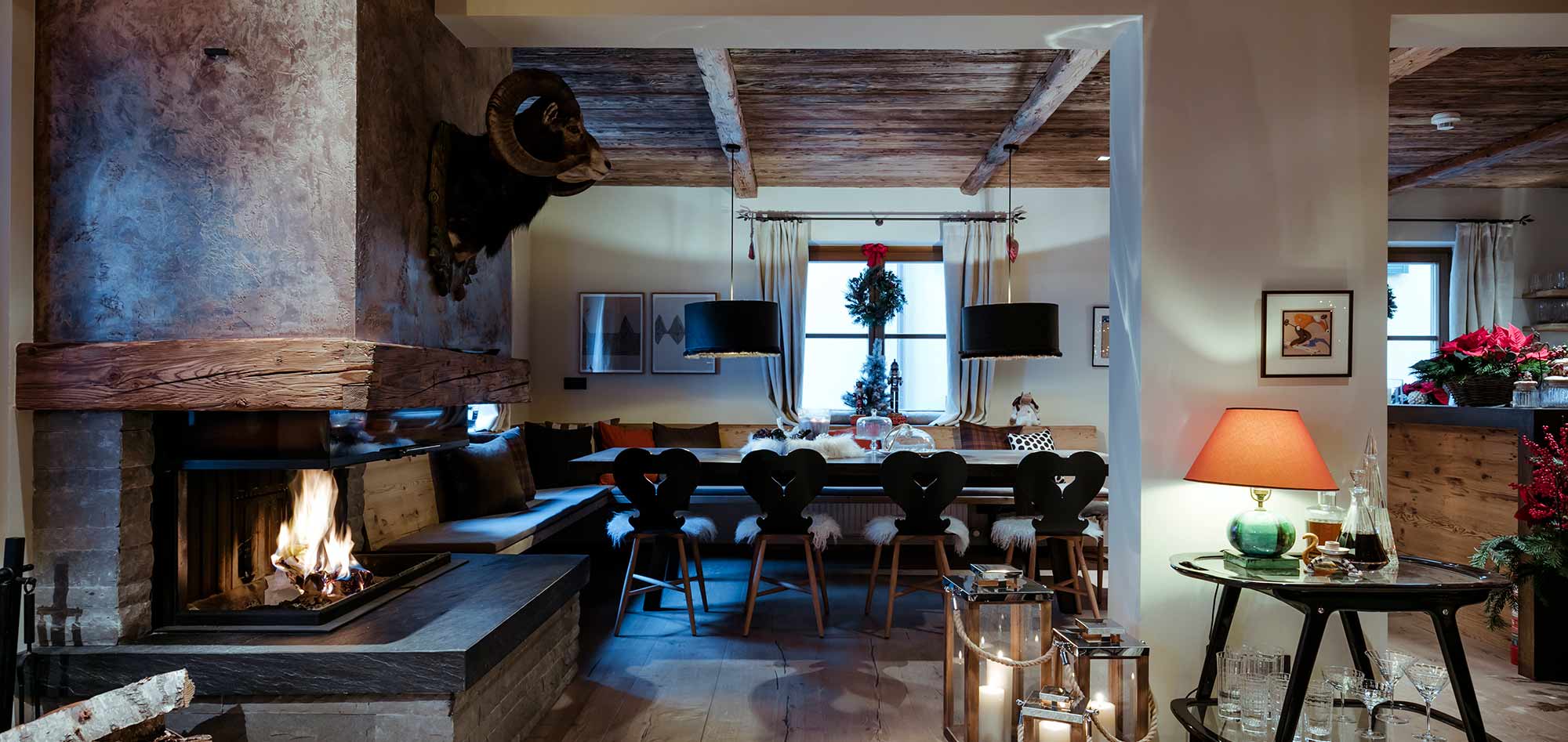 chalet_hannes_schneider_austria_luxury_fireplace.jpg