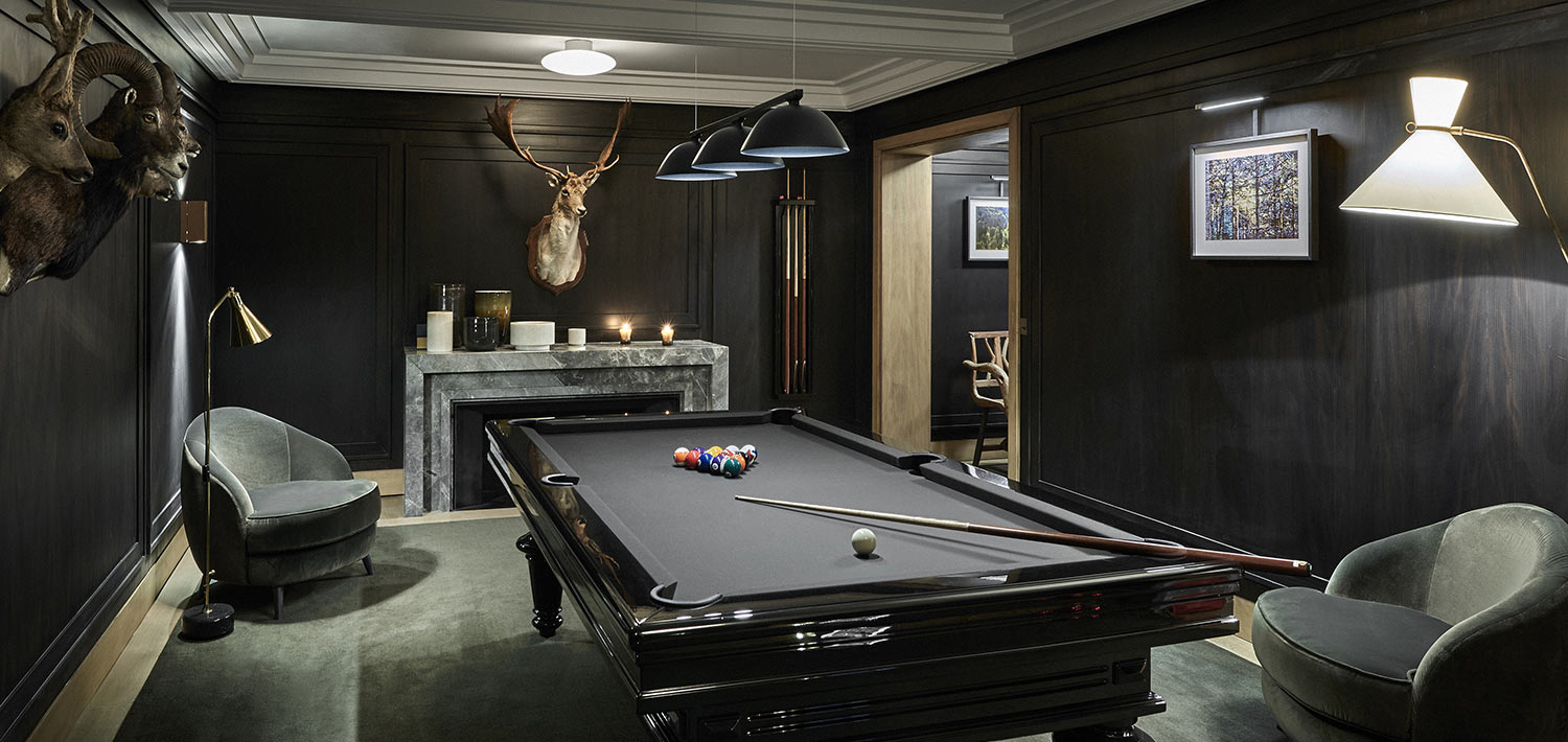 hotel_lapogee_courchevel_1850_france_luxury_snooker_game.jpg