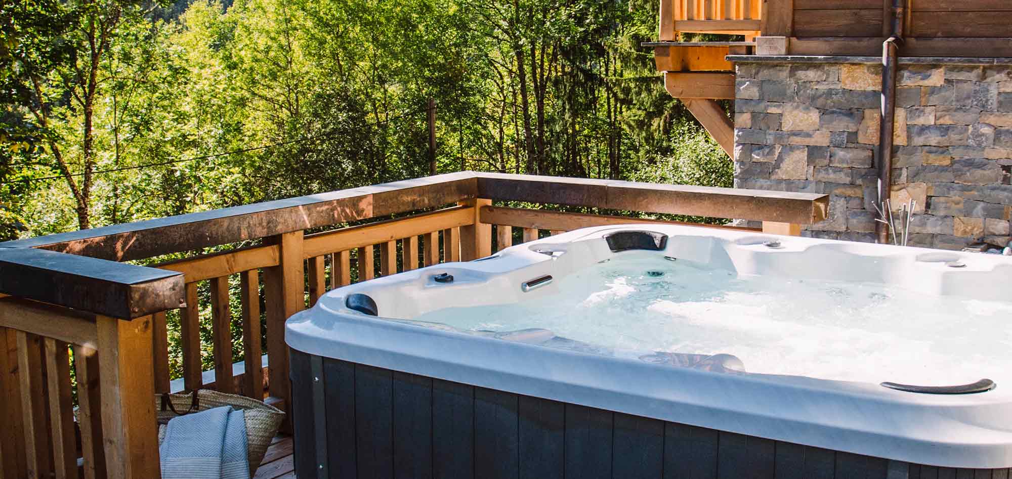 chalet_vorlaz_morzine_france_luxury_hot_tub