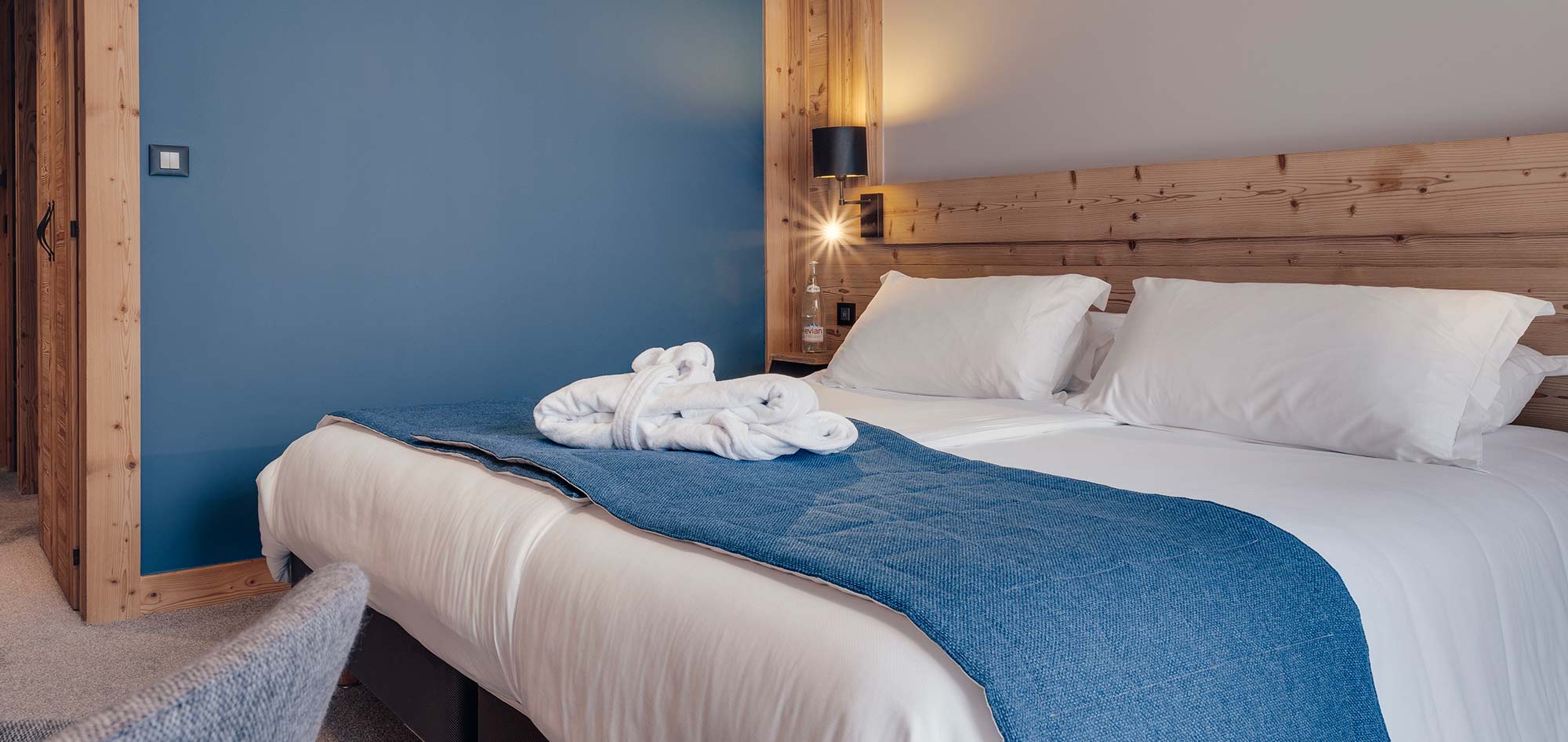 hotel_avancher_valdisere_france_luxury_bedroom_2_img.jpg
