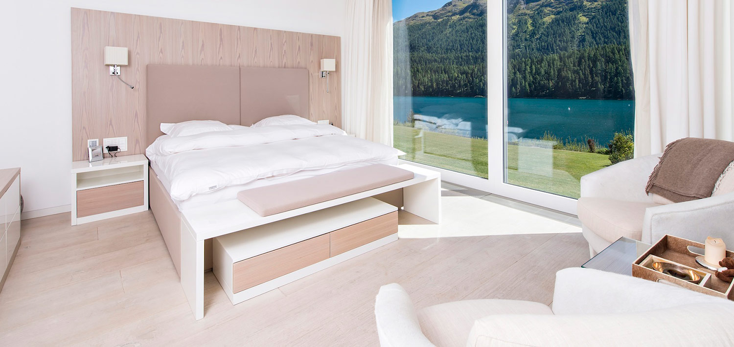 chalet_lakeside_st_moritz_switzerland_luxury_bedroom_mountain_view_img.jpg