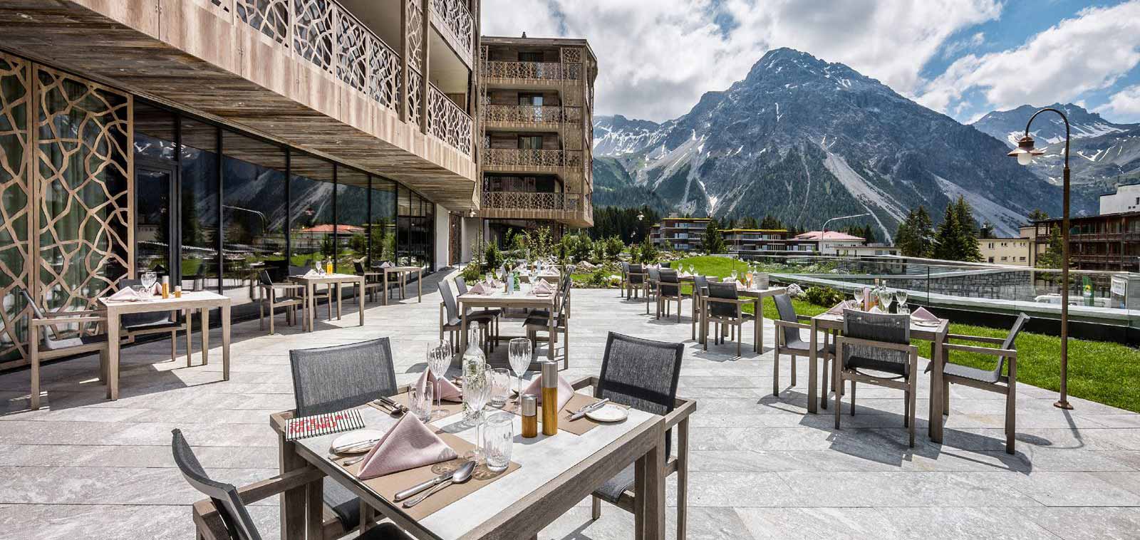hotel_valsana_arosa_switzerland_luxury_dining_mountain_img.jpg