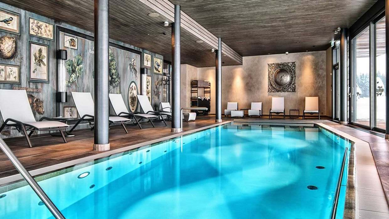hotel_valsana_arosa_switzerland_luxury_pool_img.jpg