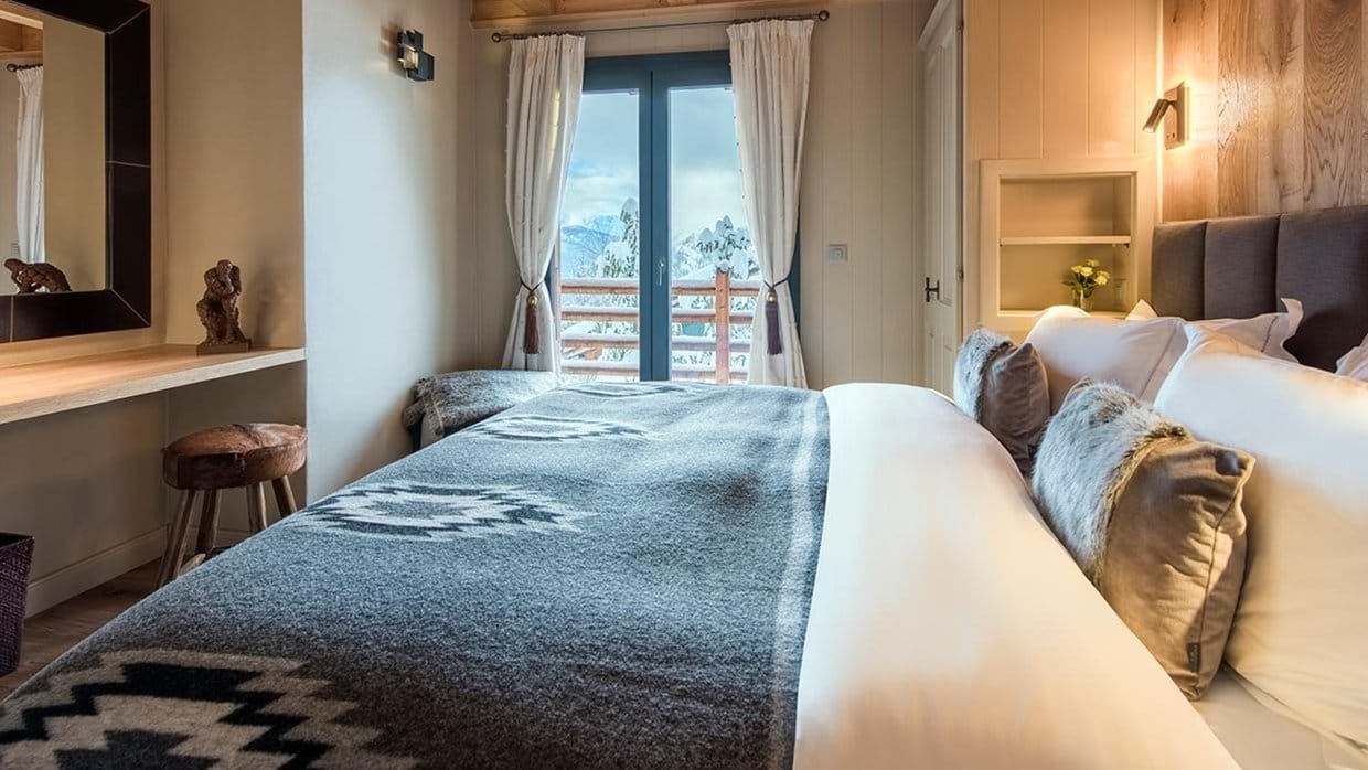 chalet_sorojasa_bedroom_3_luxury_ski_holiday_verbier_switzerland_img
