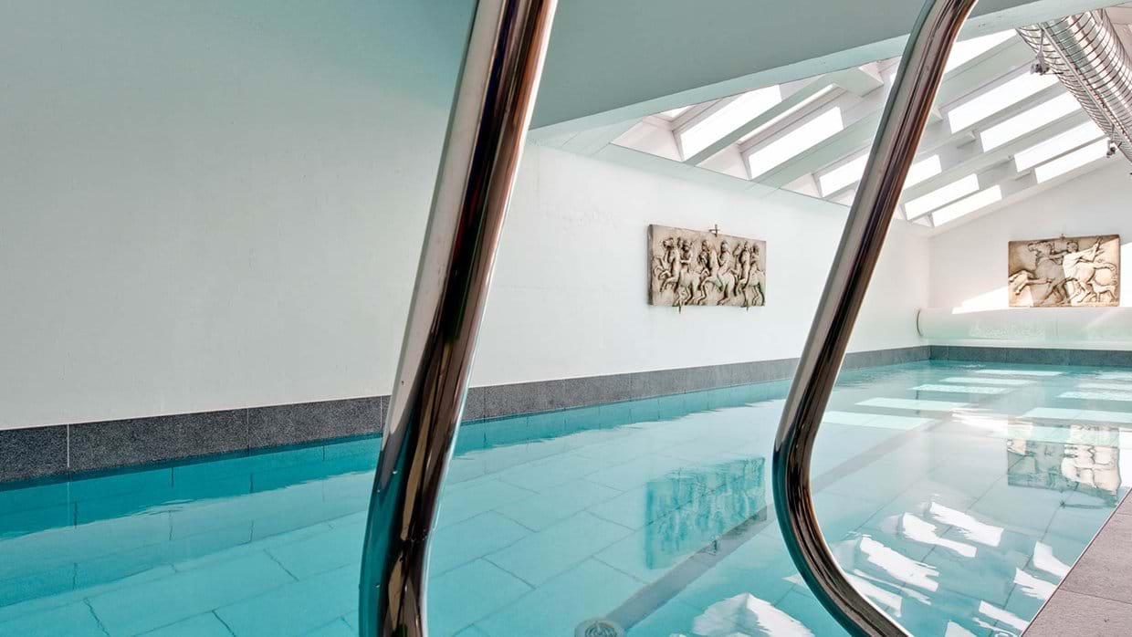 chalet_sorojasa_indoor_pool_luxury_ski_holiday_verbier_switzerland_img.jpg