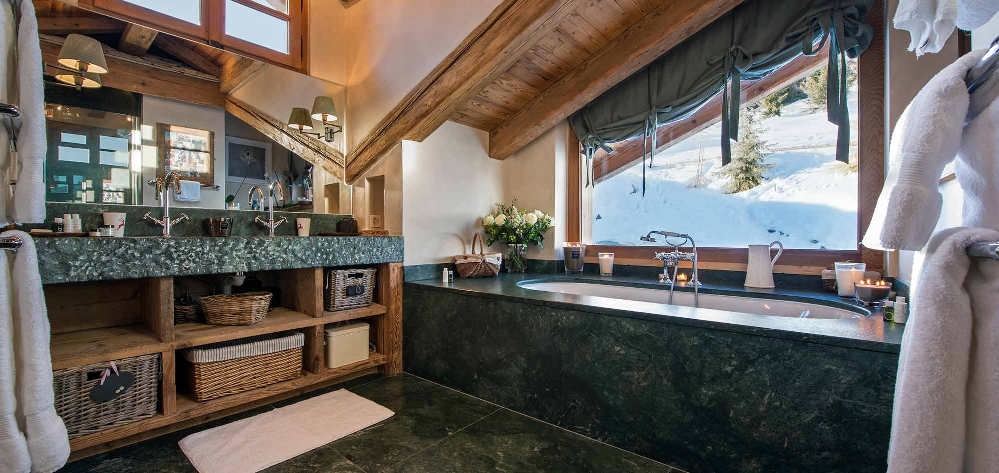 bathroom_luxury_ski_chalet_nyumba_verbier_switzerland_img.jpg