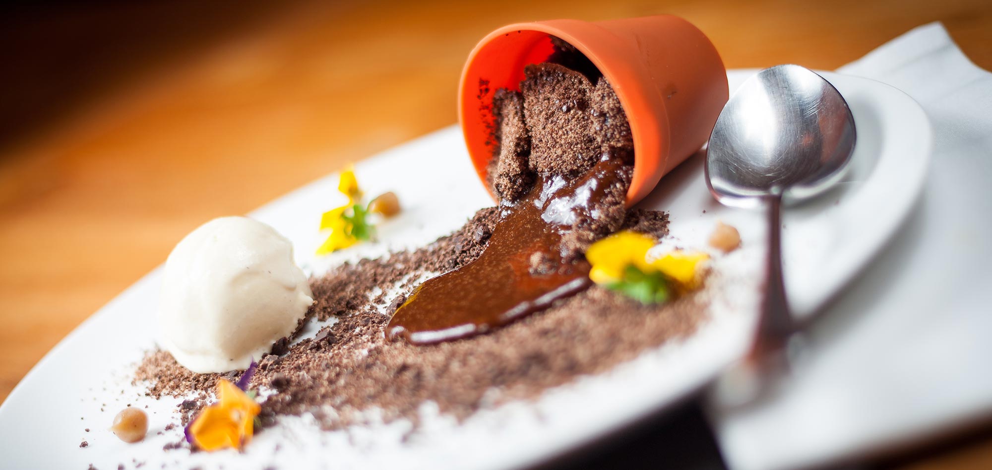 chalet_le_crepet_dining_dessert_luxury_ski_france_morzine_img