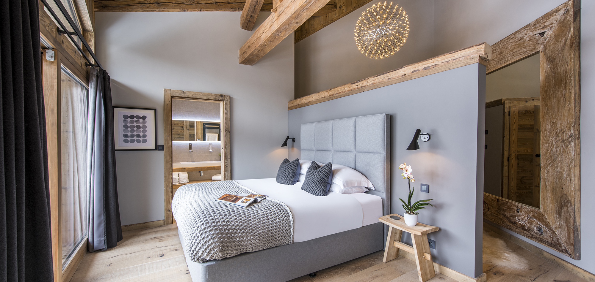 chalet_sapphire_morzine_bedroom_luxury_ski.jpg