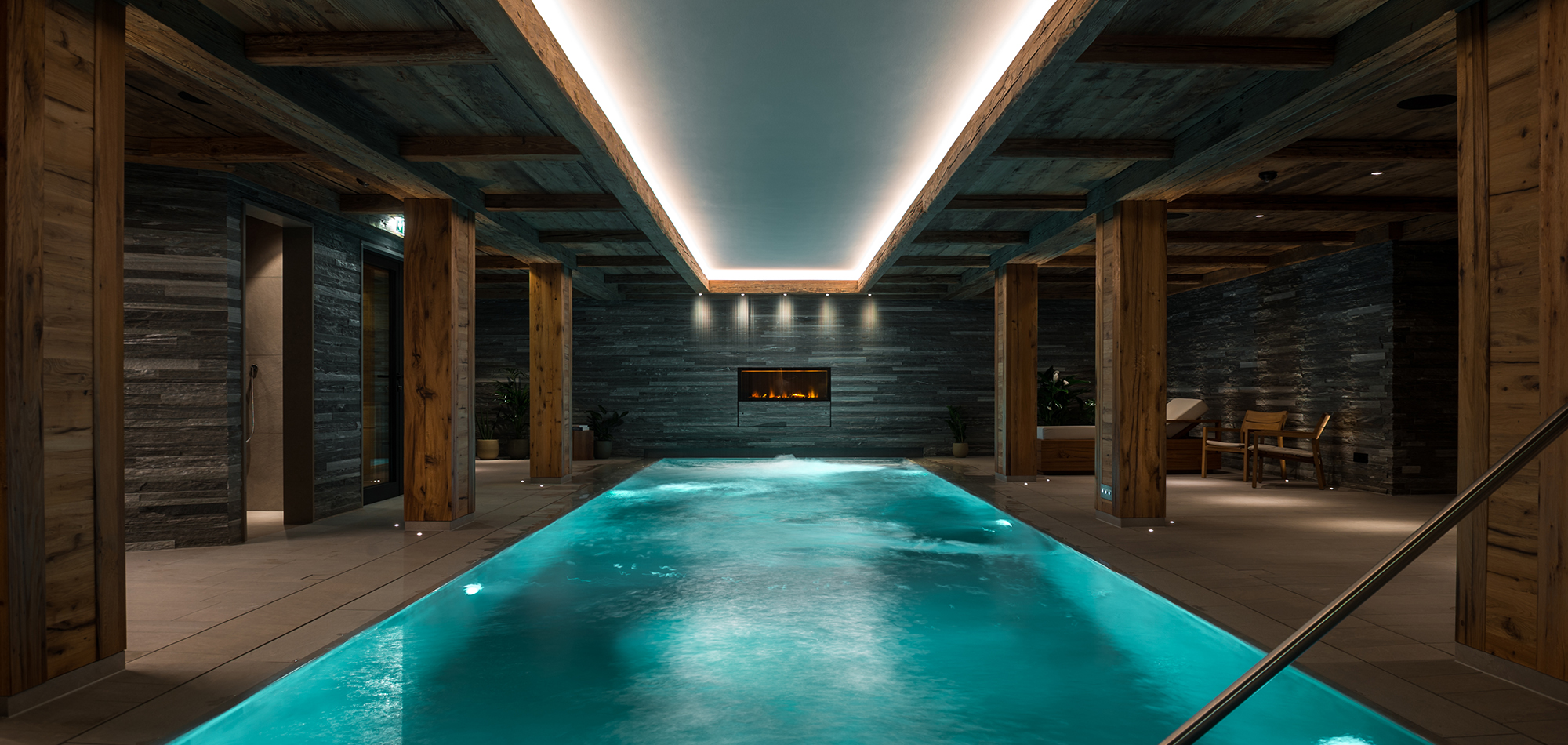 arula_chalet_1_lech_luxury_ski_chalet_main_swimming_pool.jpg