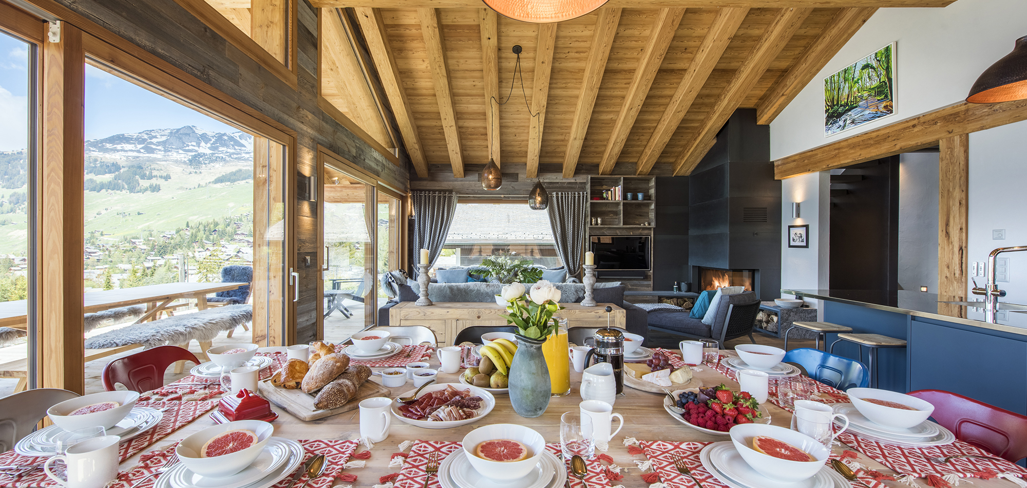 chalet_mowgli_verbier_luxury_ski_chalet_oxfrod_ski_company_luxury_ski_dining2.jpg