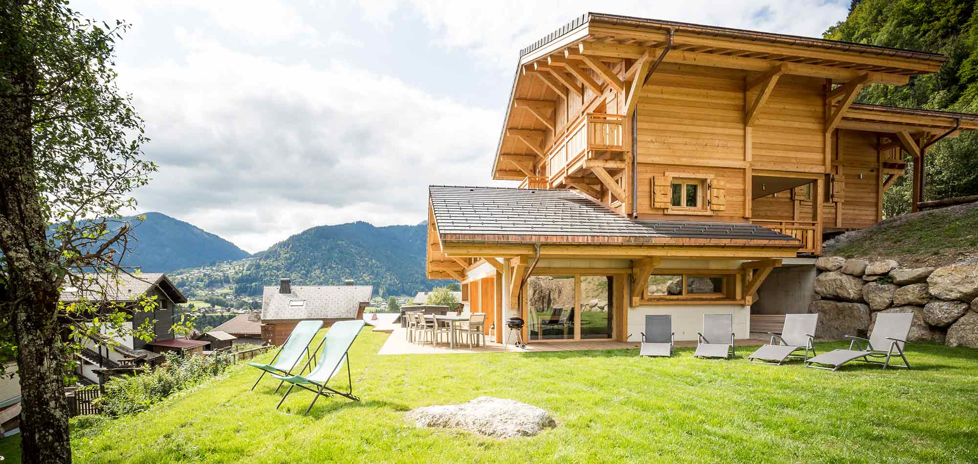 the_view_morzine_luxury_ski_chalet_luxury_ski_oxford_ski_garden.jpg
