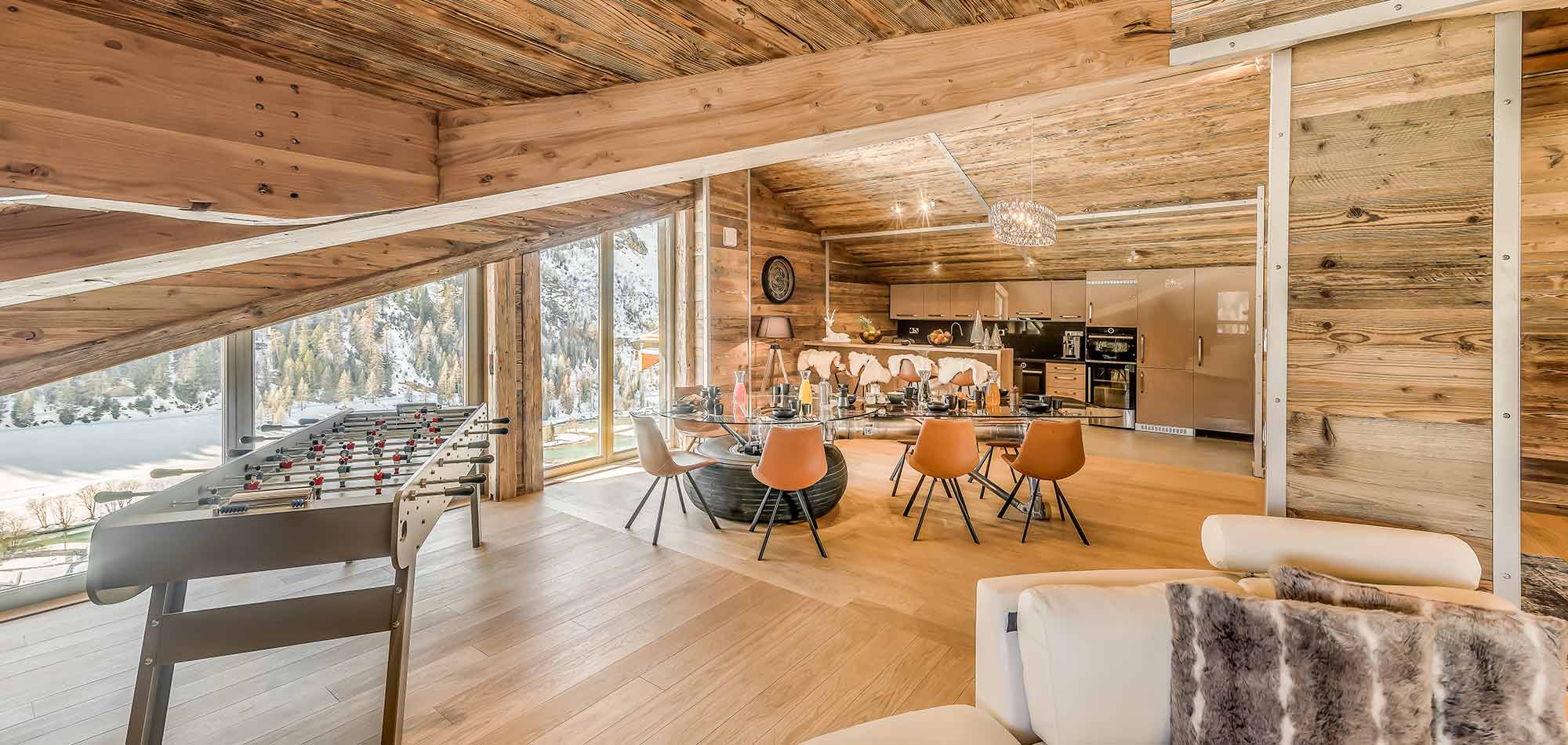 charlie_residence_tignes_luxury_ski_chalet_luxury_ski_oxford_ski_dining_2.jpg
