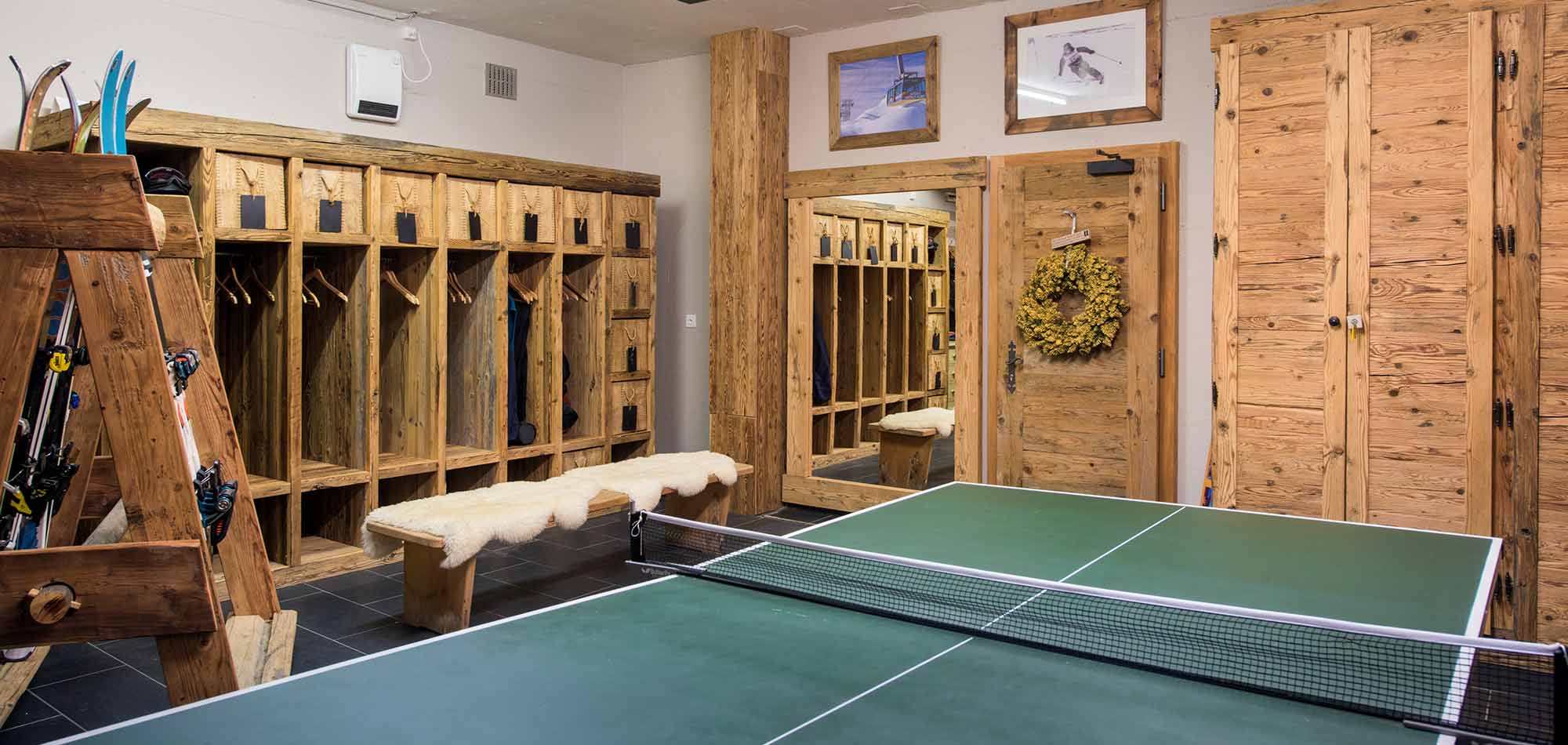 chalet_petit_ours_verbier_luxury_ski_chalet_luxury_ski_oxford_ski_bootroom.jpg