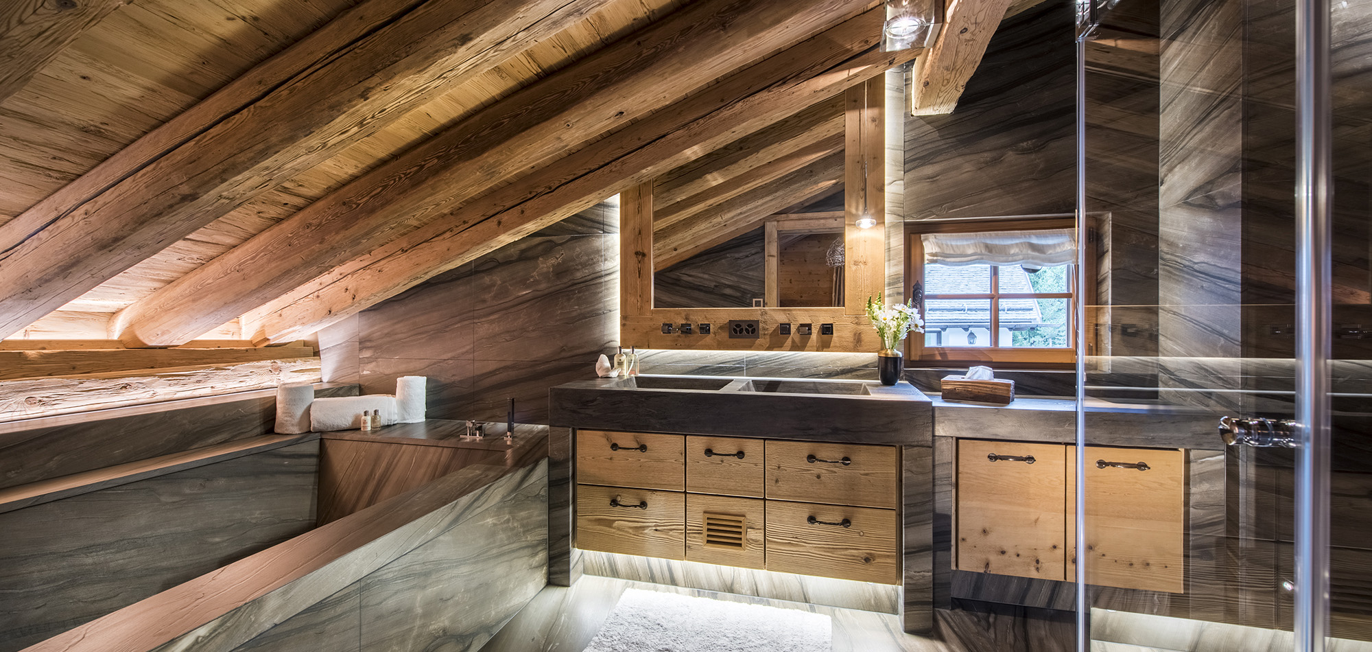 chesa_el_toula_st_moritz_oxford_ski_luxury_ski_chalet_luxury_ski_bathroom2.jpg