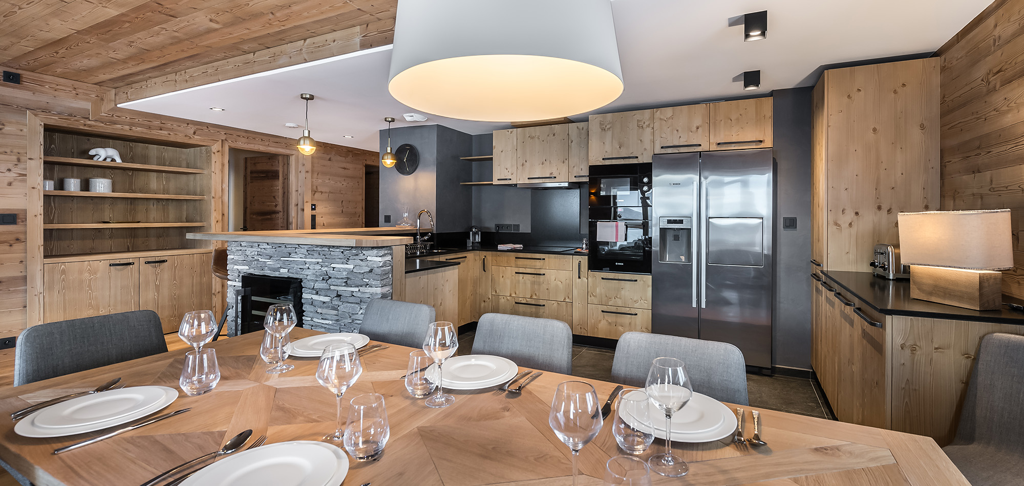 apartment_lorenzo_val_disere_luxury_ski_chalet_oxford_ski_dinig_room.jpg