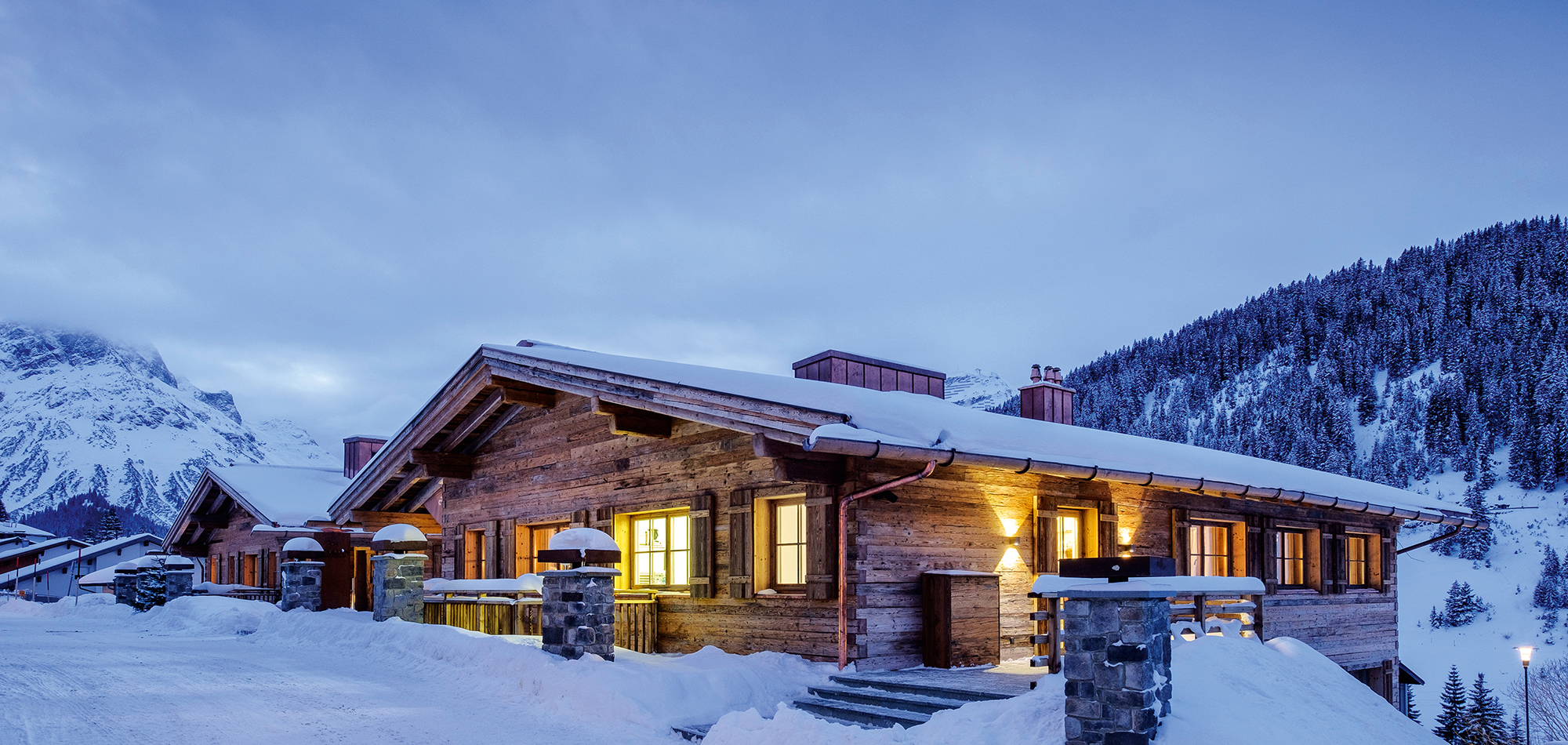 severins_residence_lech_oxford_ski_company_luxury_chalet_luxury_ski_exterior.jpg