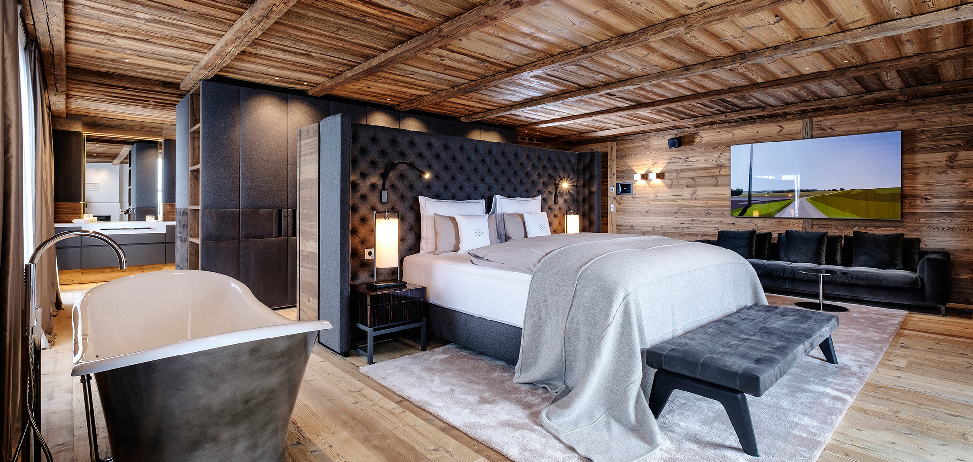 severins_residence_lech_oxford_ski_company_luxury_chalet_luxury_ski_master_bedroom.jpg