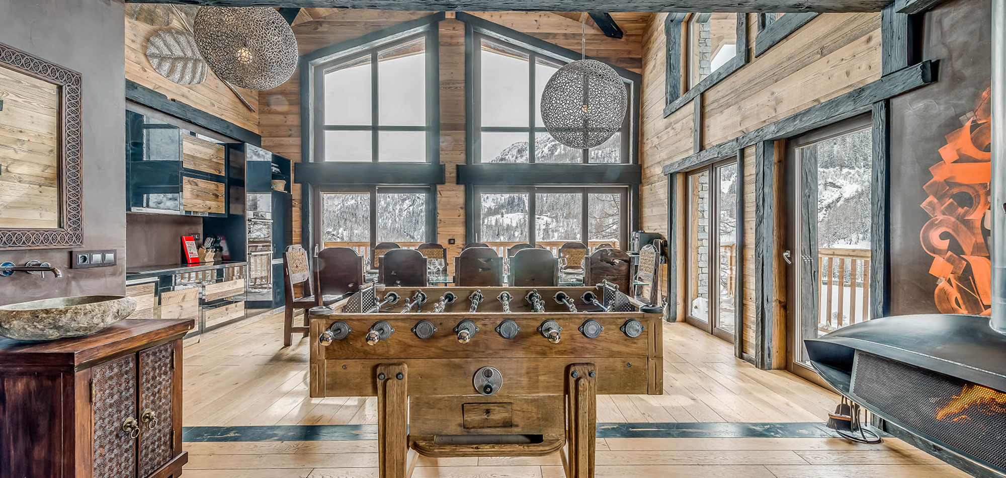 luxury_ski_chalet_ubud_tignes_oxford_ski_luxury_ski_entertaining_area2.jpg