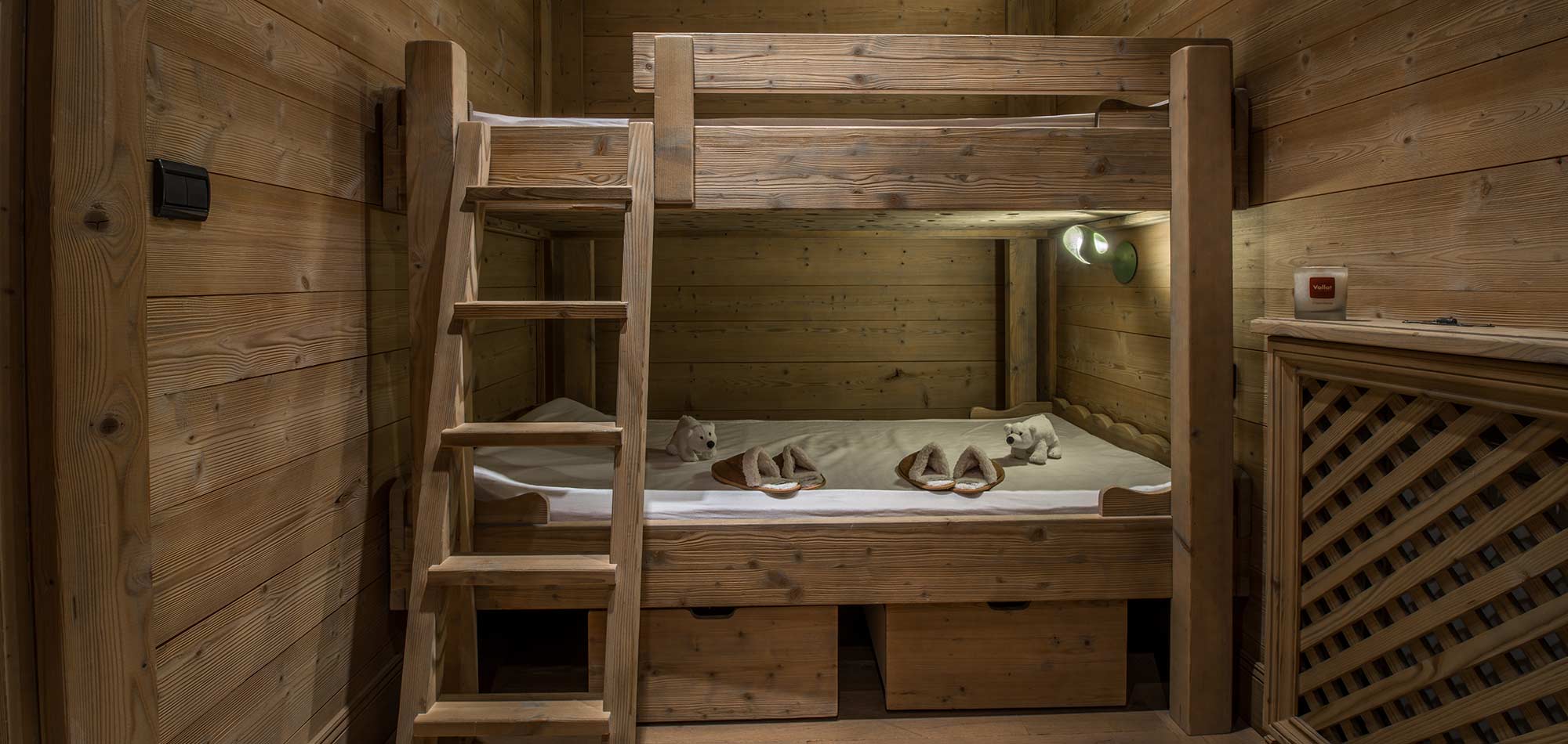 chalet_everest_courchevel_1850_luxury_ski_chalet_luxury_ski_oxford_bunkbeds.jpg