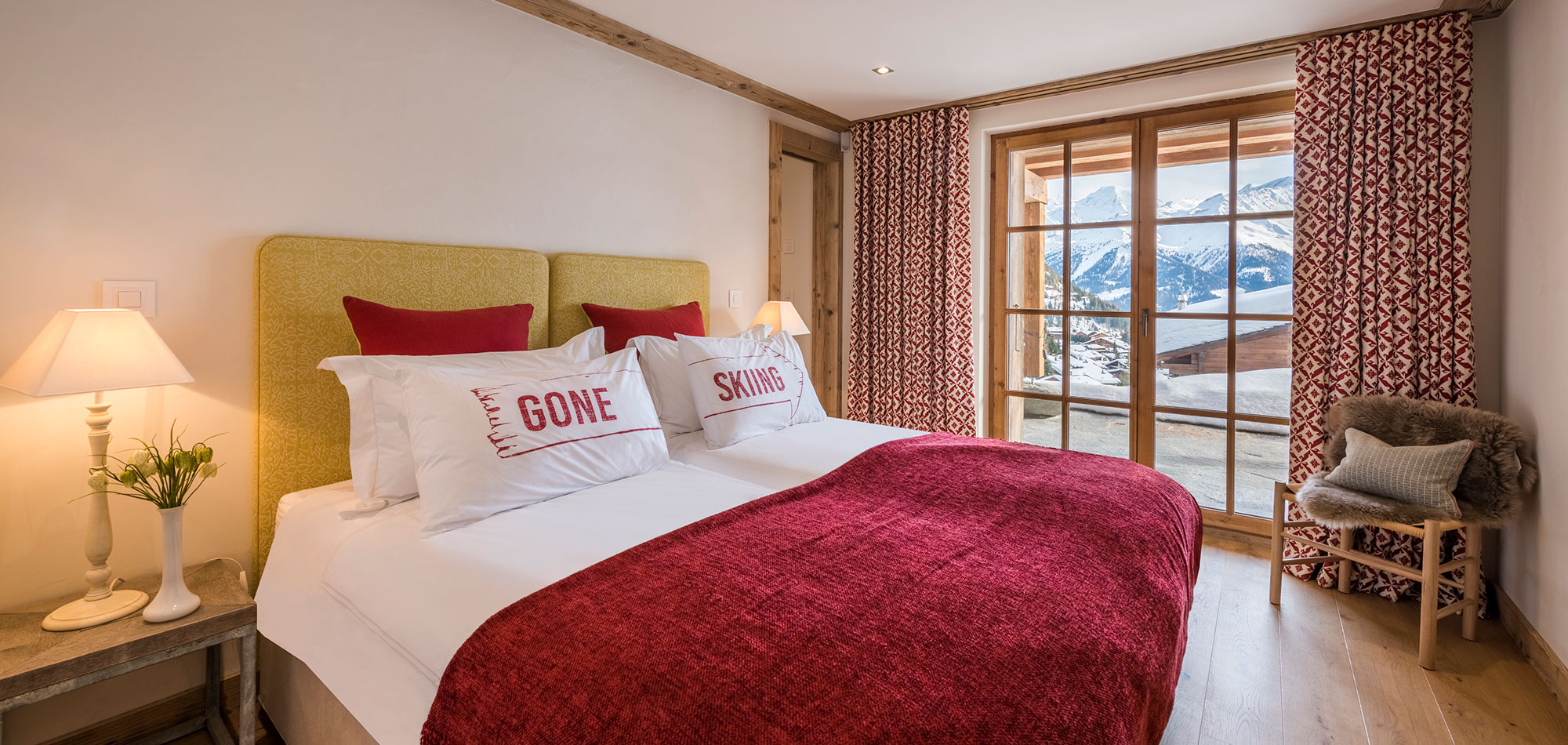 chalet_bioley_luxury_ski_chalet_oxford_ski_bedroom_2.jpg
