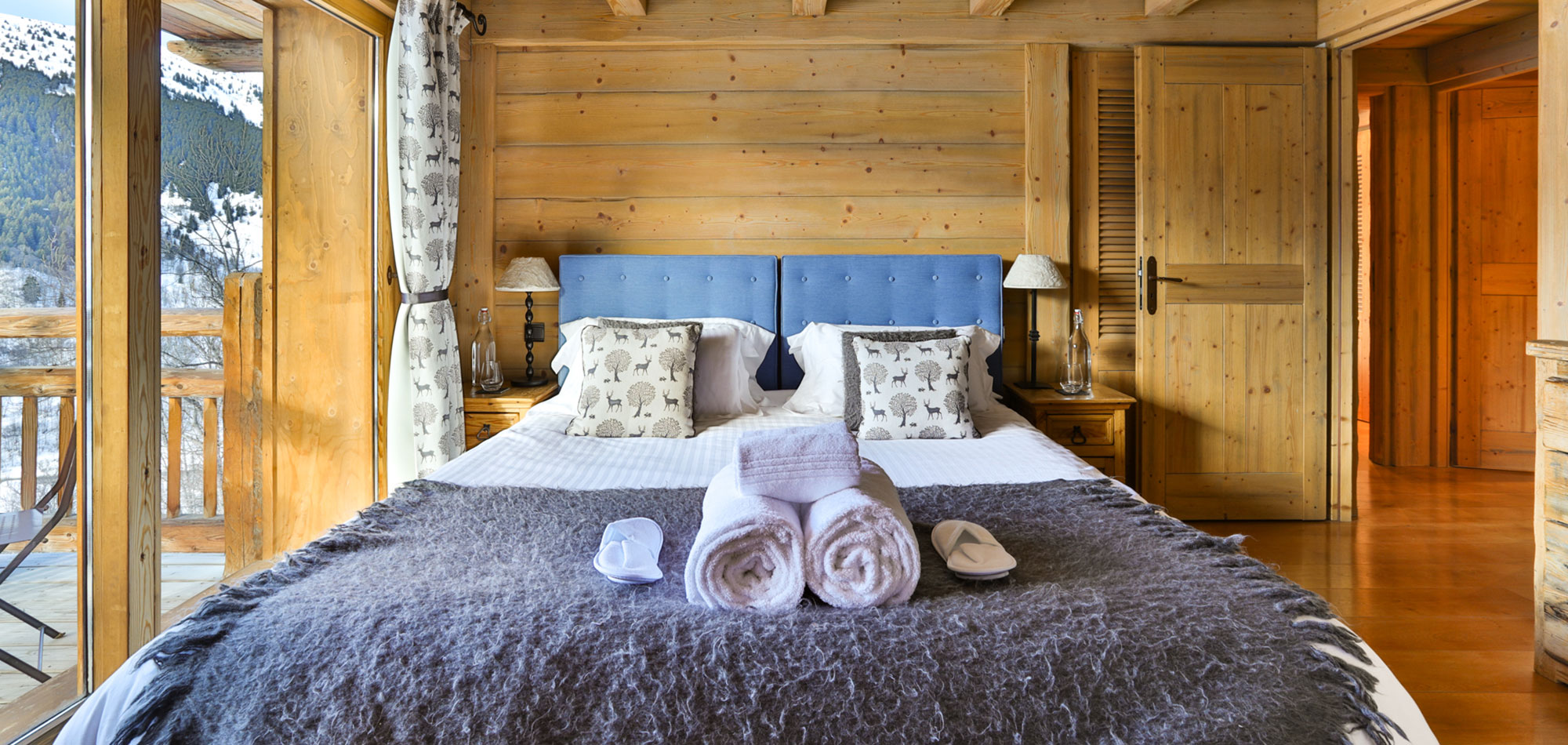 luxury_ski_chalet_du_vallon_oxford_ski_bedroom19.jpg