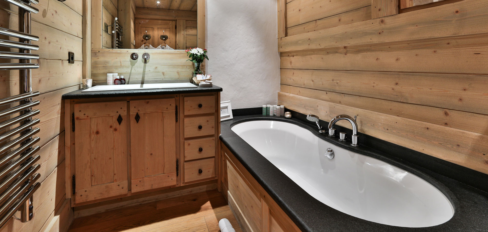 luxury_ski_chalet_du_vallon_oxford_ski_bathro.jpg