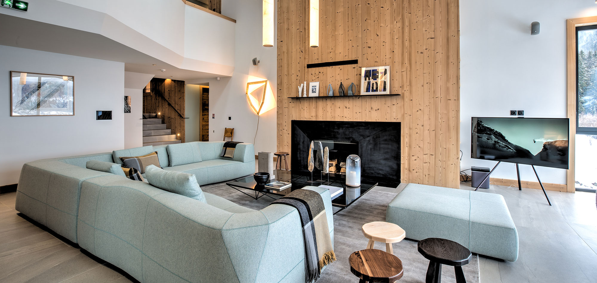 Le_chalet_luxury_ski_chalet_oxford_ski_living_room_1.jpg