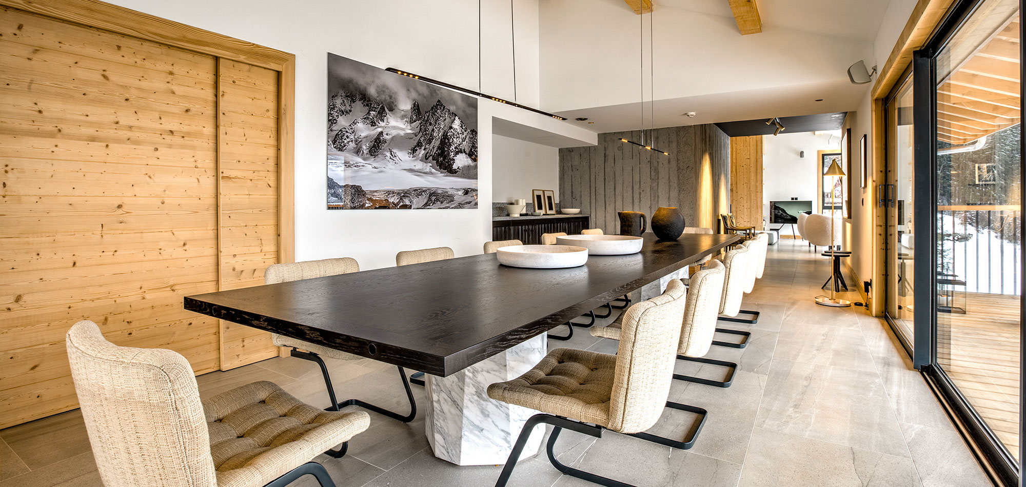 Le_chalet_luxury_ski_chalet_oxford_ski_dining_room_1.jpg